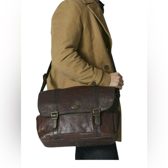 Fossil Men’s Leather Estate Messenger East West Brown Messenger Bag